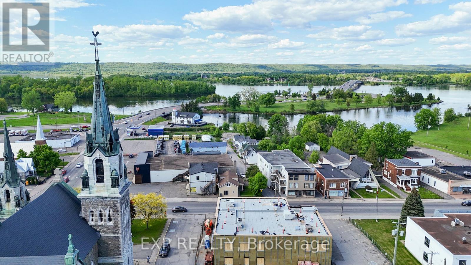 












467 MAIN STREET

,
Hawkesbury,




Ontario
K6A2S6

