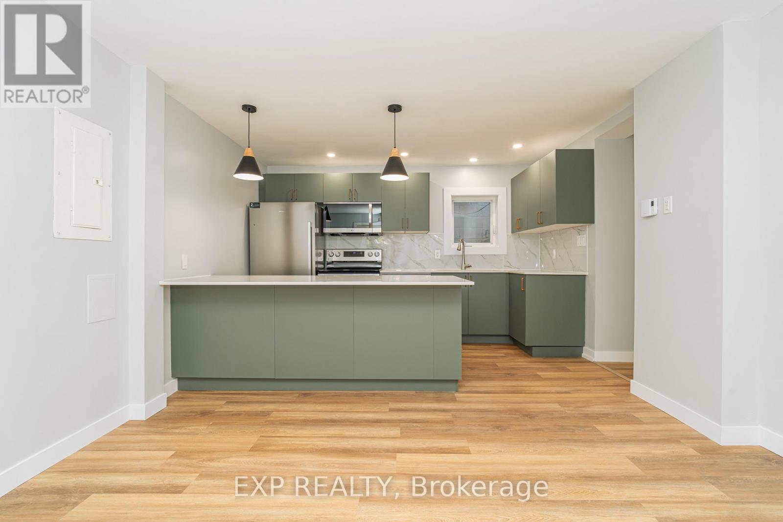 












467 MAIN STREET

,
Hawkesbury,




Ontario
K6A2S6

