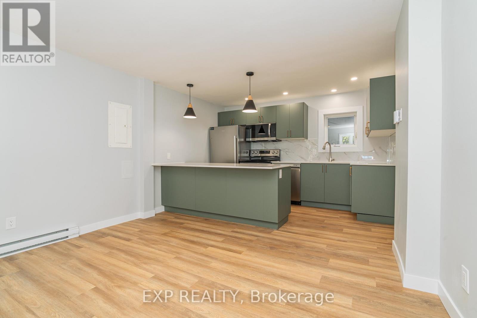 












467 MAIN STREET

,
Hawkesbury,




Ontario
K6A2S6

