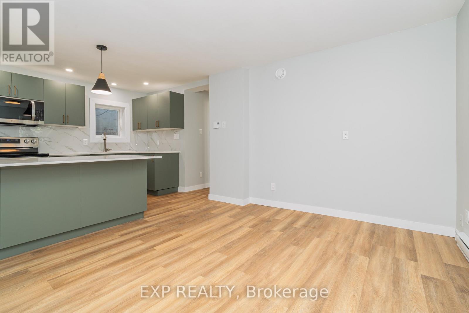 












467 MAIN STREET

,
Hawkesbury,




Ontario
K6A2S6

