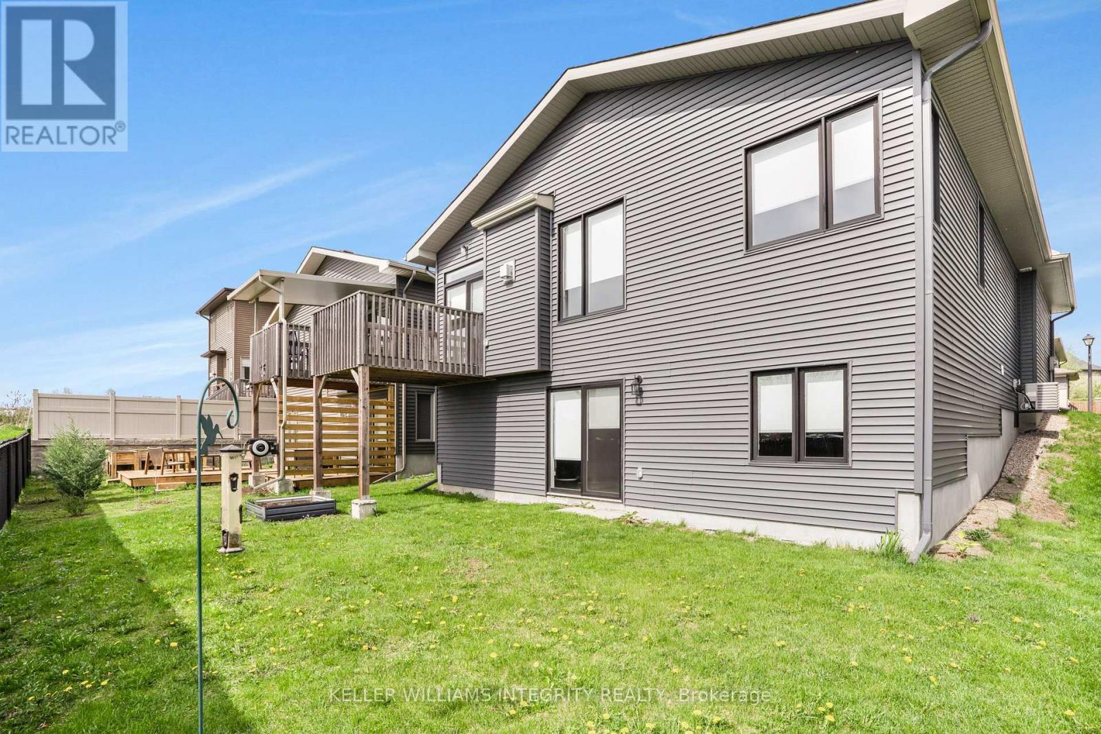 












627 RUBY STREET

,
Clarence-Rockland,




Ontario
K4K0H3

