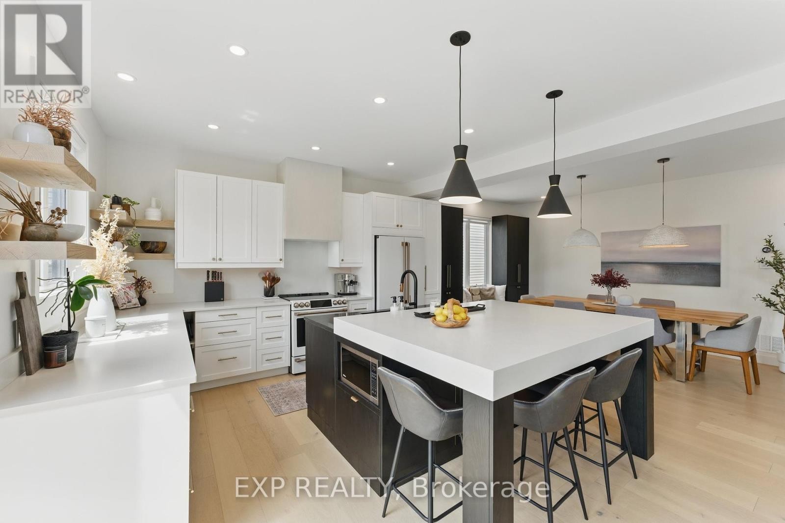 












709 OWLS CABIN AVENUE

,
Ottawa,




Ontario
K1V1X1

