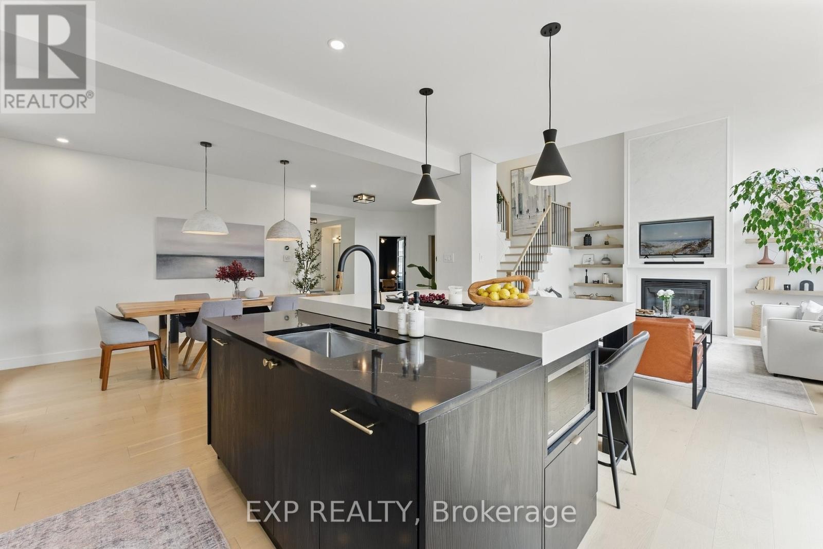 












709 OWLS CABIN AVENUE

,
Ottawa,




Ontario
K1V1X1


