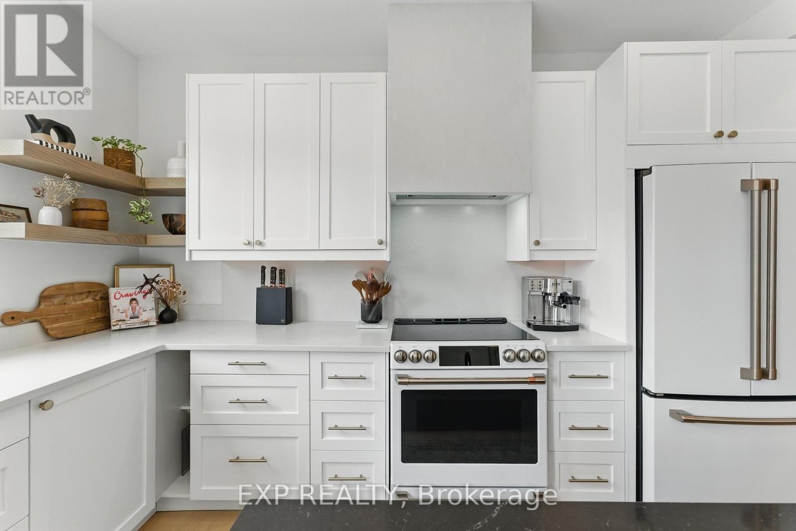 












709 OWLS CABIN AVENUE

,
Ottawa,




Ontario
K1V1X1

