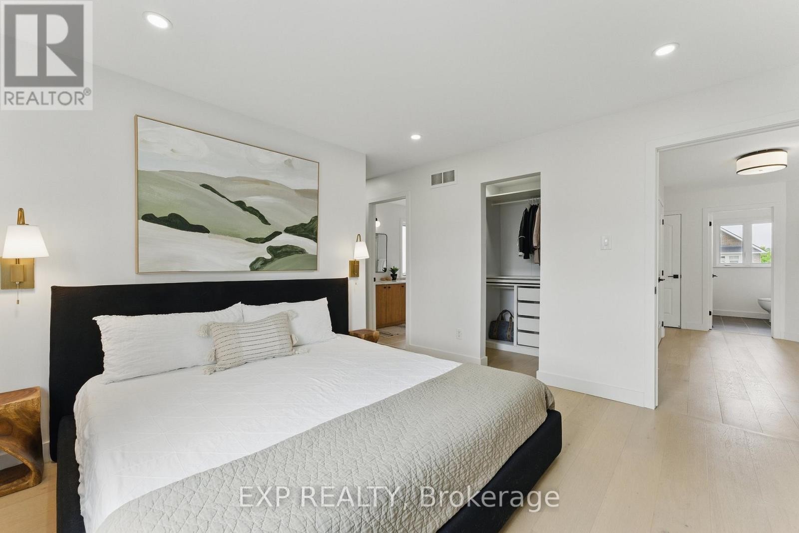 












709 OWLS CABIN AVENUE

,
Ottawa,




Ontario
K1V1X1

