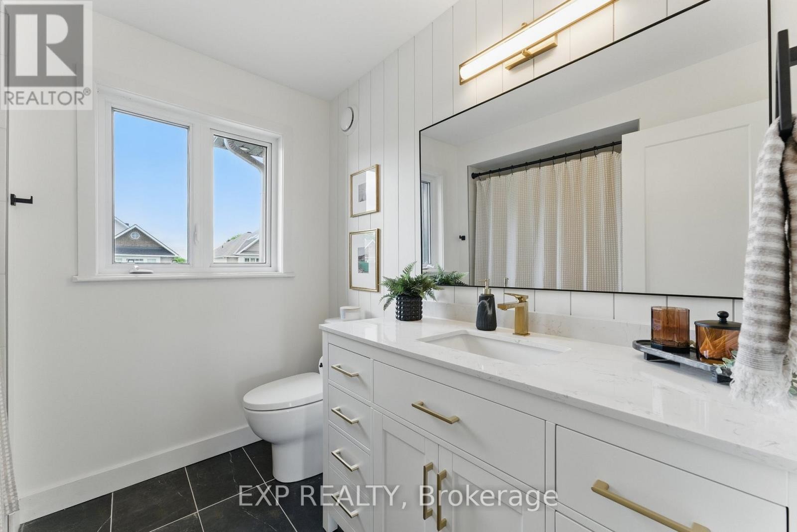 












709 OWLS CABIN AVENUE

,
Ottawa,




Ontario
K1V1X1

