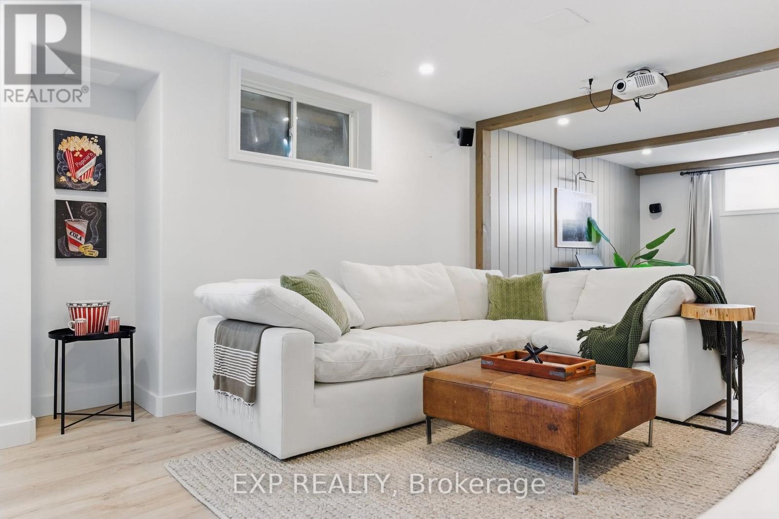 












709 OWLS CABIN AVENUE

,
Ottawa,




Ontario
K1V1X1

