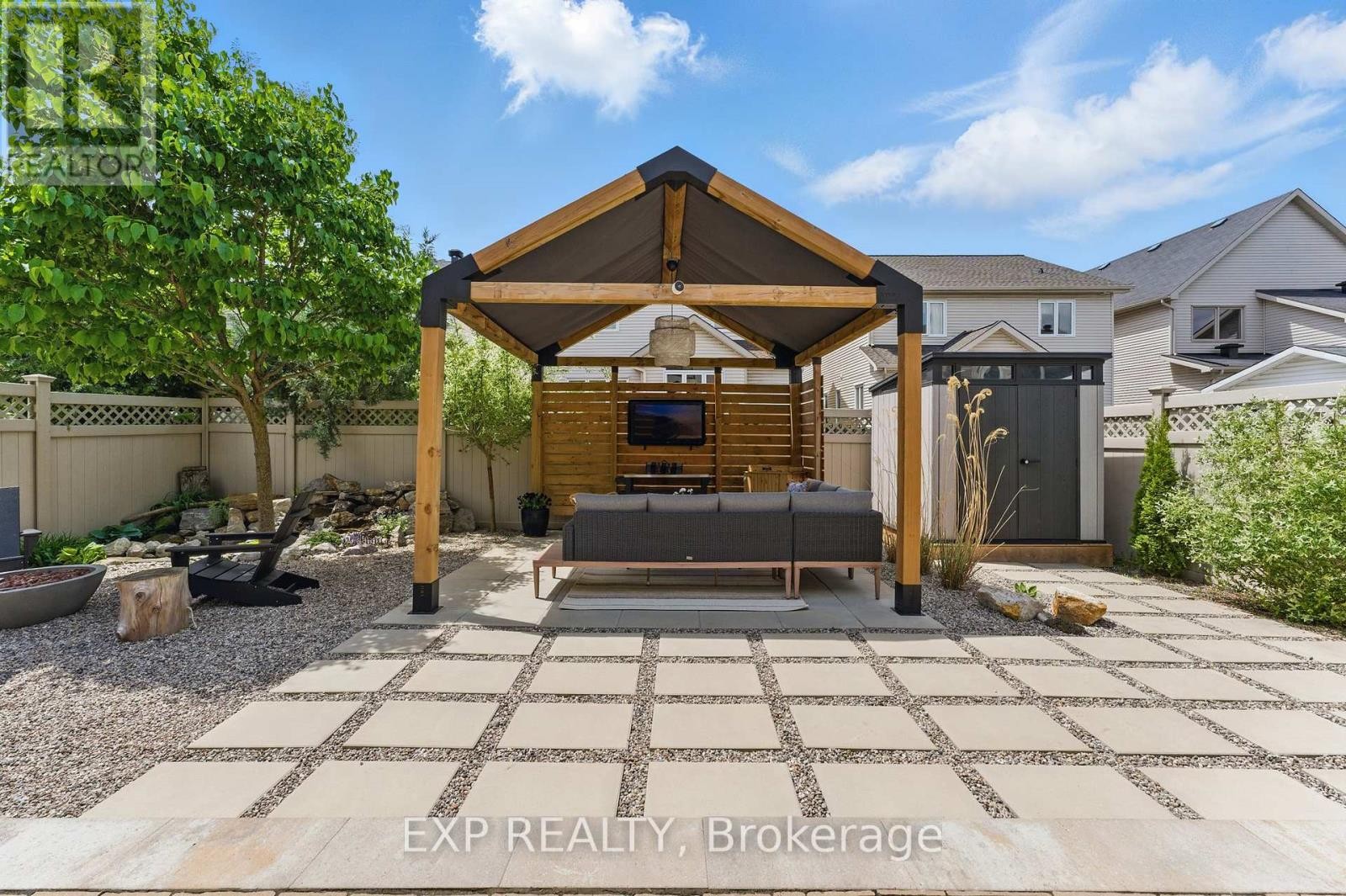 












709 OWLS CABIN AVENUE

,
Ottawa,




Ontario
K1V1X1

