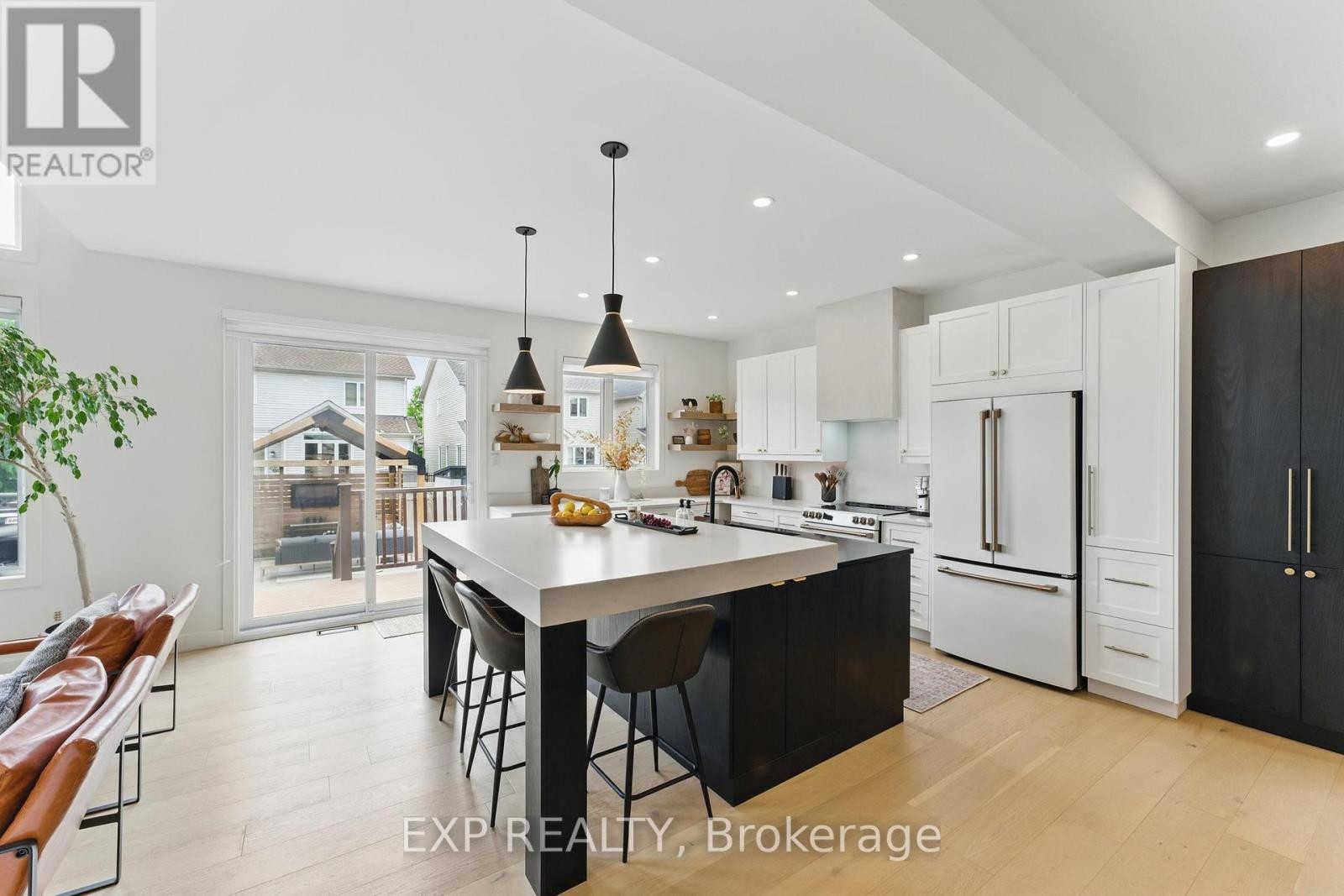 












709 OWLS CABIN AVENUE

,
Ottawa,




Ontario
K1V1X1

