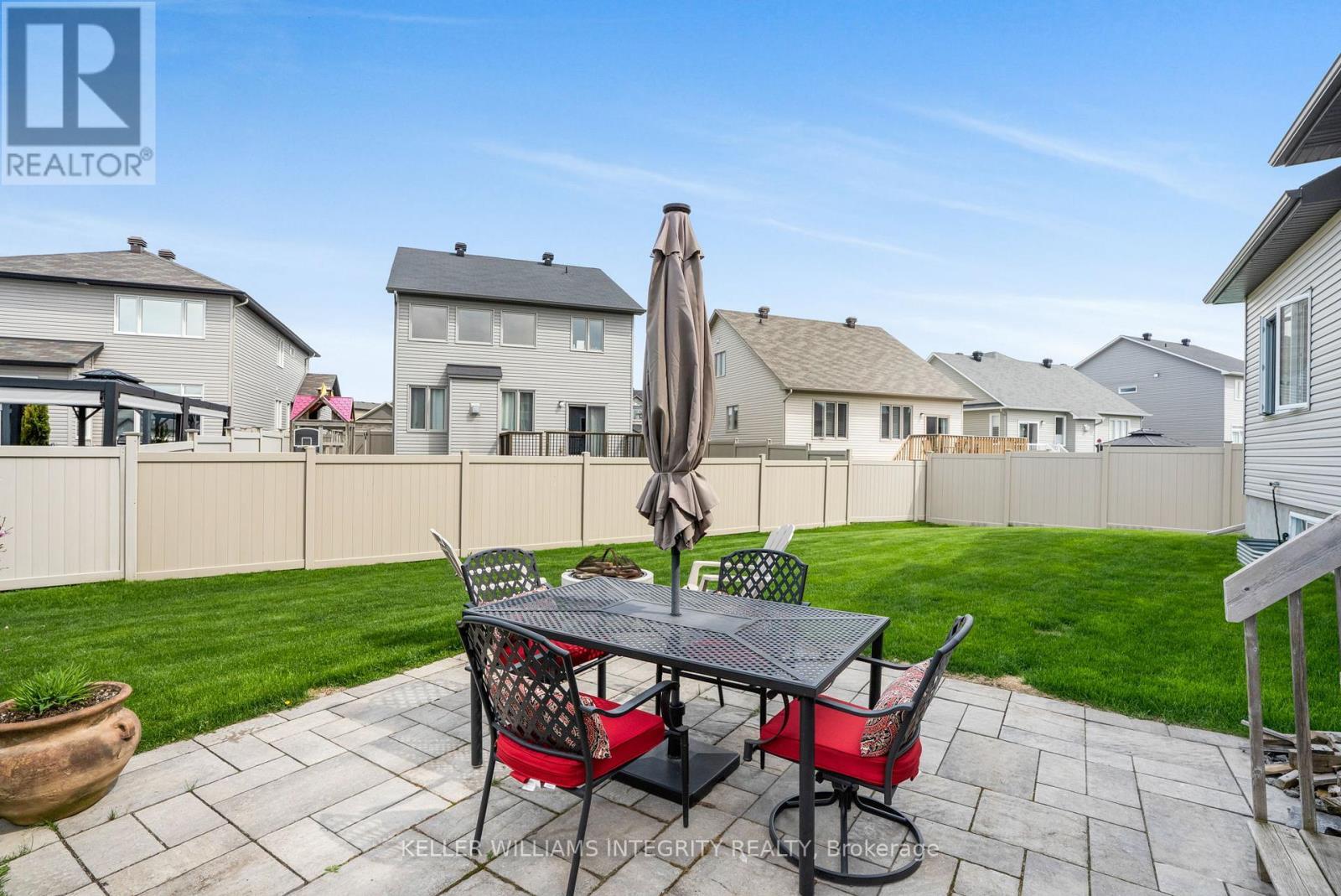 












42 GRANITE STREET

,
Clarence-Rockland,




Ontario
K4K0H8

