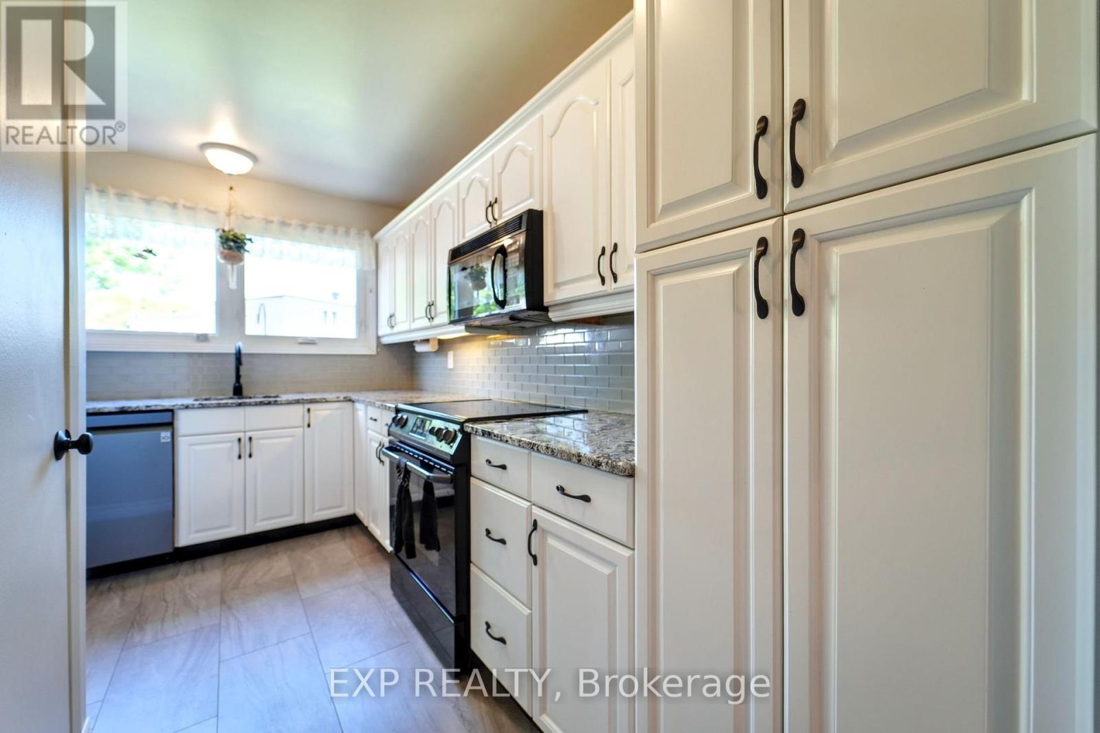 












3459 SOUTHGATE ROAD

,
Ottawa,




Ontario
K1V7Y5

