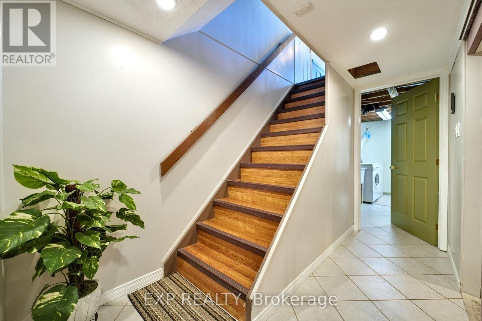 












3459 SOUTHGATE ROAD

,
Ottawa,




Ontario
K1V7Y5

