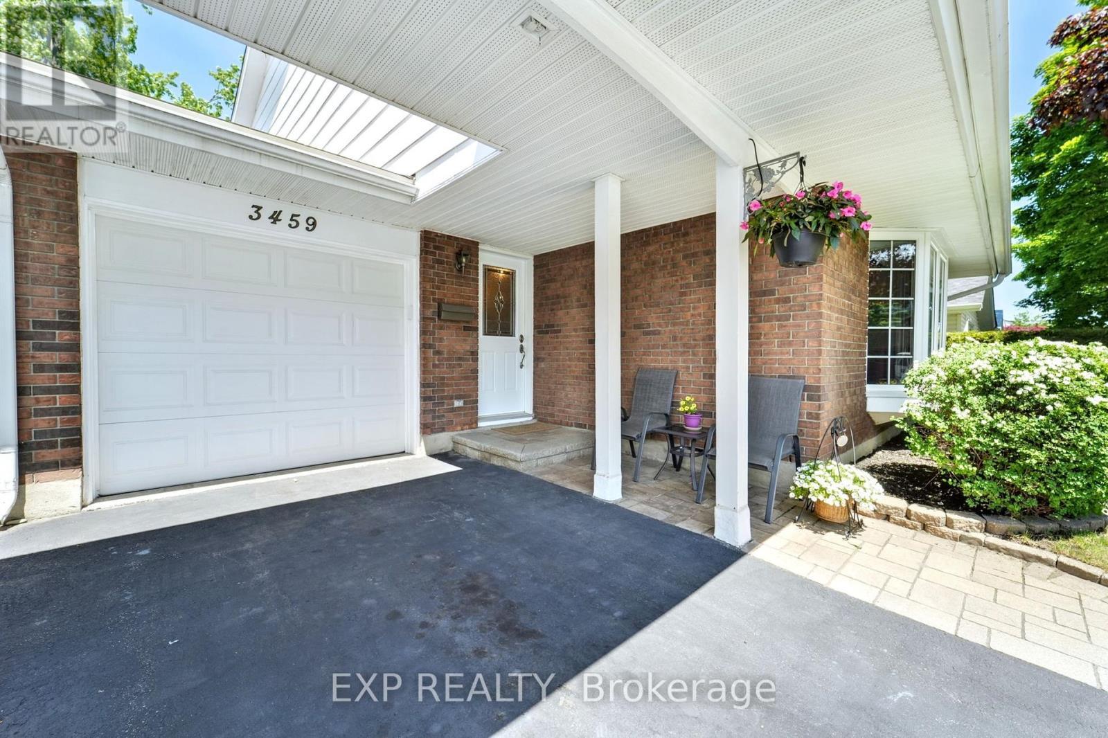 












3459 SOUTHGATE ROAD

,
Ottawa,




Ontario
K1V7Y5

