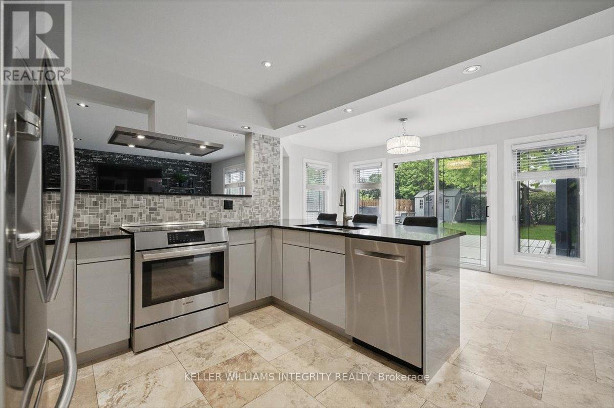 












576 PRINCESS LOUISE DRIVE

,
Ottawa,




Ontario
K4A1Z1

