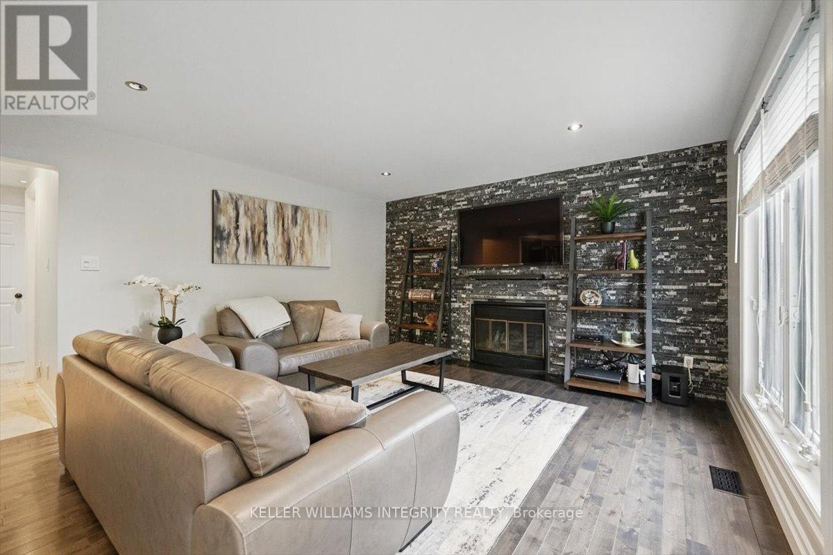 












576 PRINCESS LOUISE DRIVE

,
Ottawa,




Ontario
K4A1Z1

