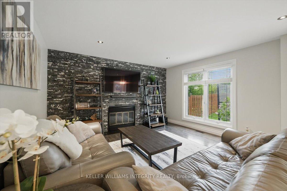 












576 PRINCESS LOUISE DRIVE

,
Ottawa,




Ontario
K4A1Z1

