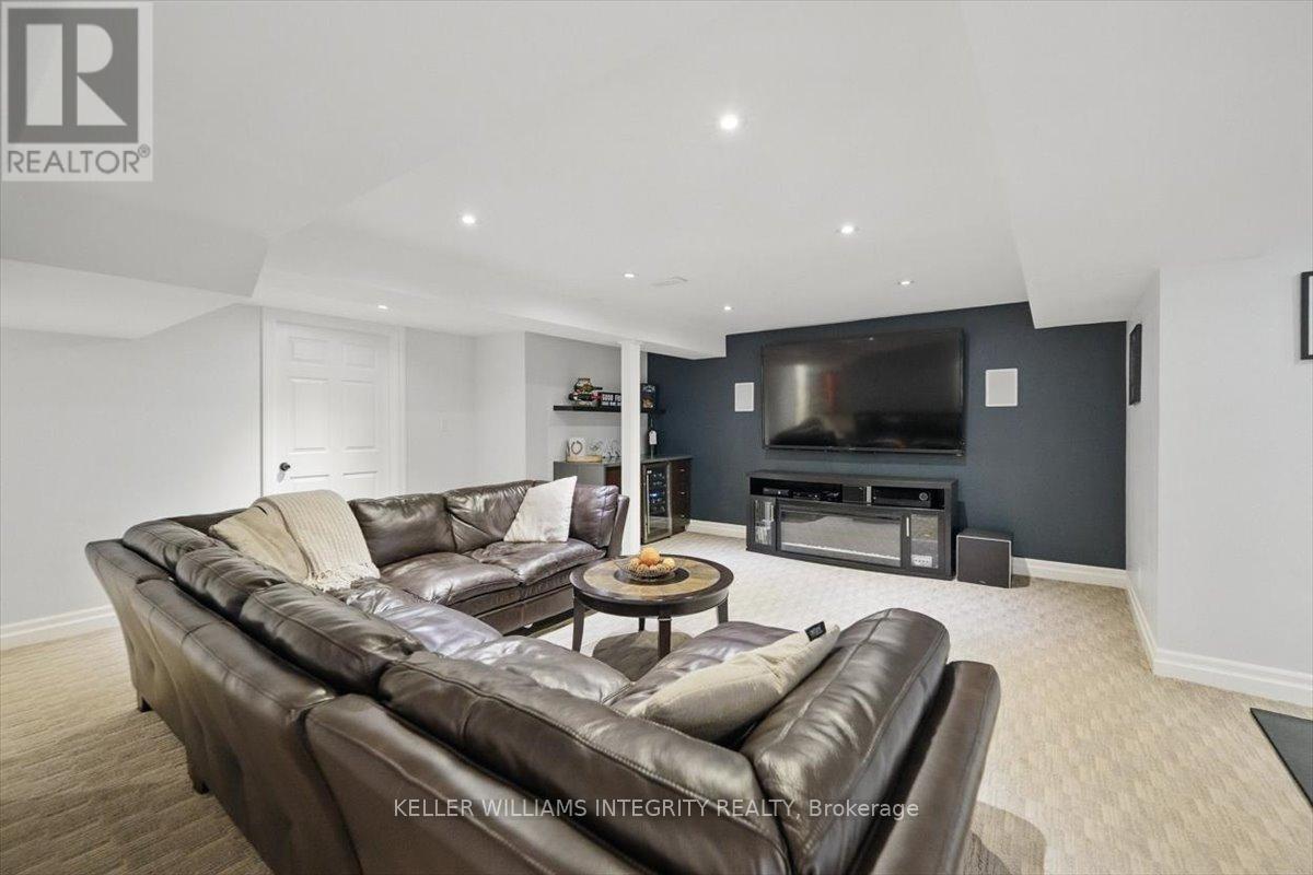 












576 PRINCESS LOUISE DRIVE

,
Ottawa,




Ontario
K4A1Z1

