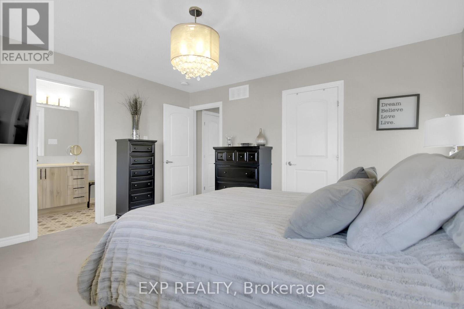 












814 BASCULE PLACE

,
Ottawa,




Ontario
K0A2Z0

