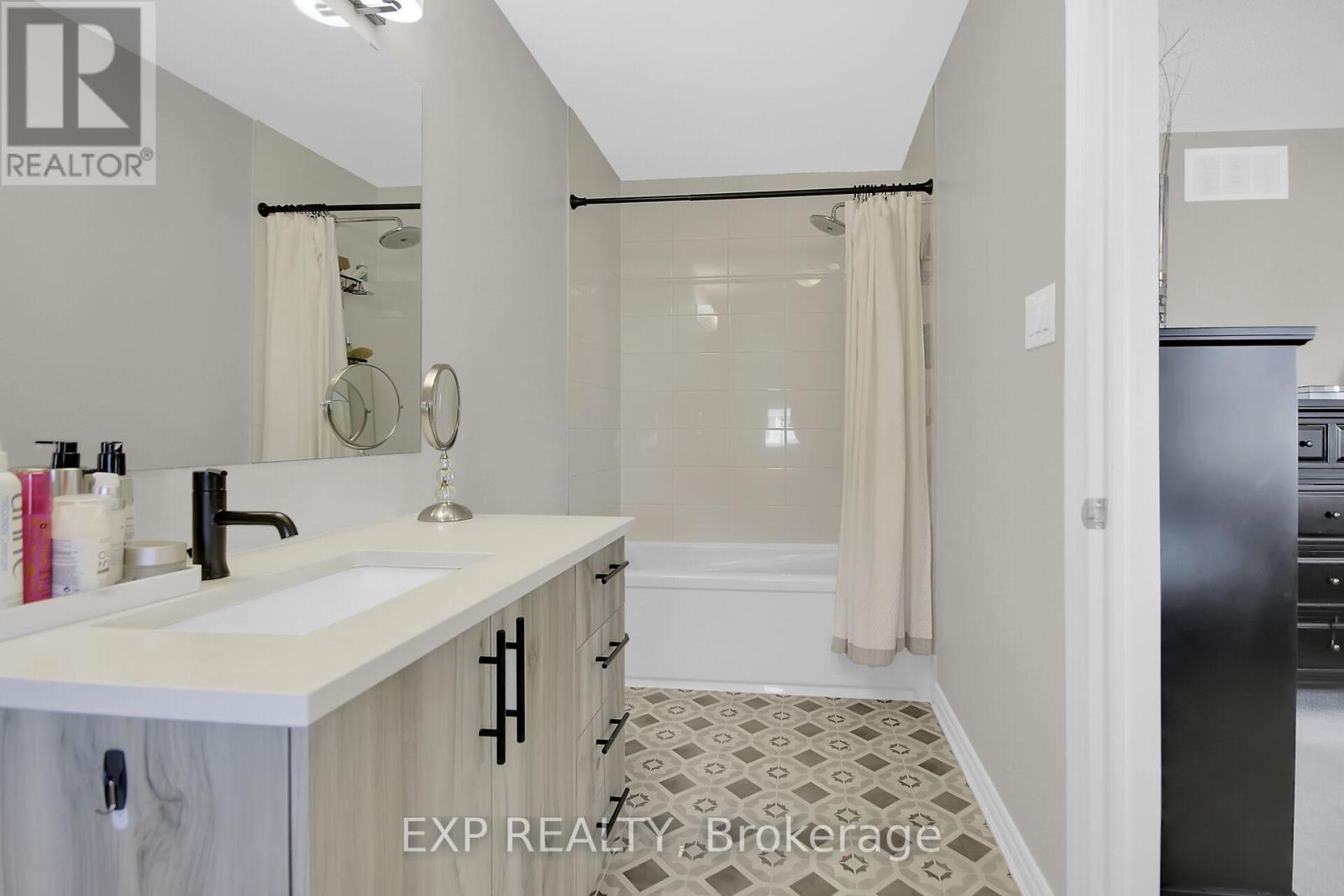 












814 BASCULE PLACE

,
Ottawa,




Ontario
K0A2Z0

