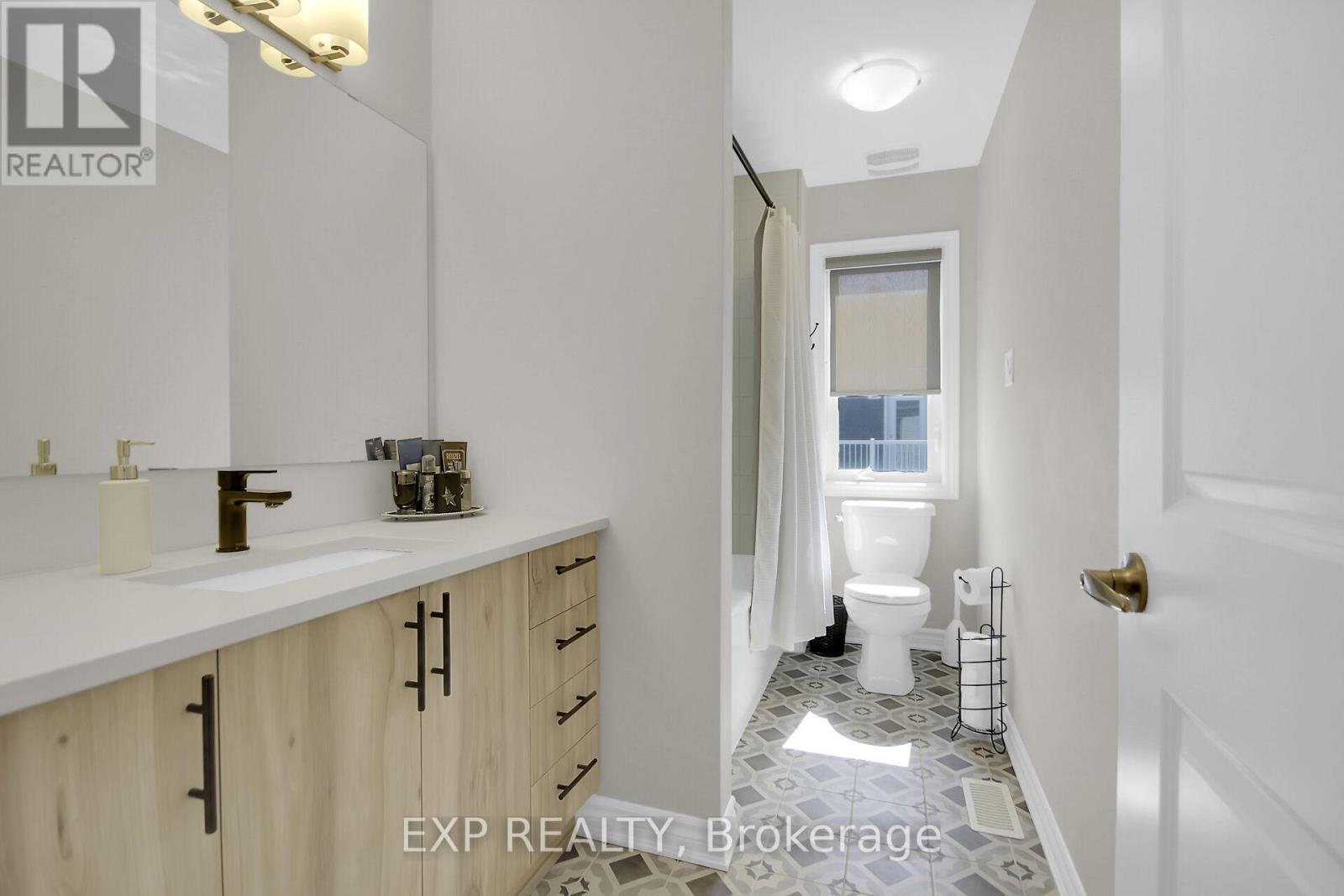 












814 BASCULE PLACE

,
Ottawa,




Ontario
K0A2Z0

