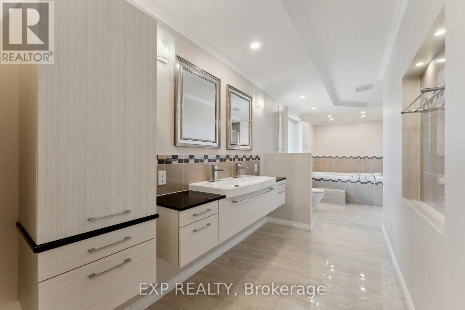 












6974 BANK STREET

,
Ottawa,




Ontario
K0A2P0

