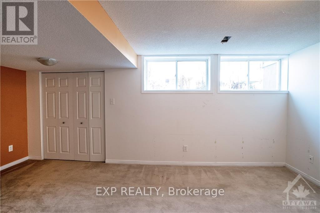 












970 KLONDIKE ROAD S

,
Ottawa,




Ontario
K2K0C5

