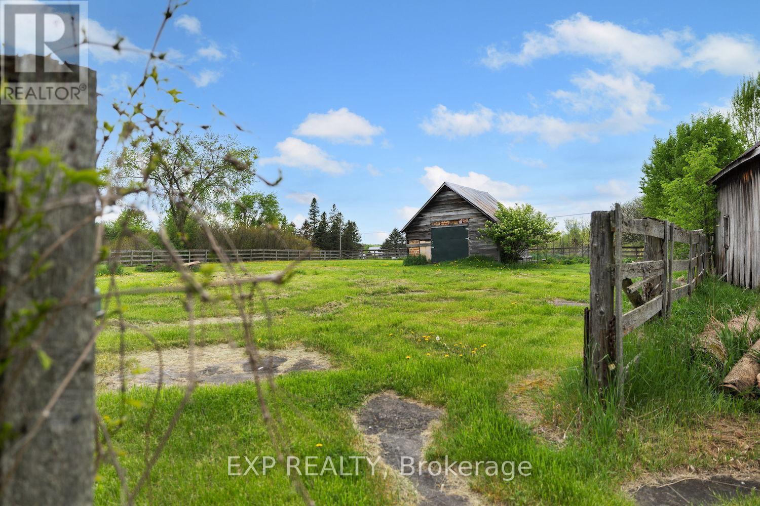 












111 LINE 3

,
Elizabethtown-Kitley,




Ontario
K0E1Y0

