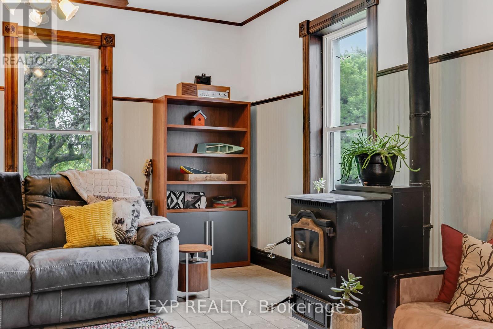 












111 LINE 3

,
Elizabethtown-Kitley,




Ontario
K0E1Y0

