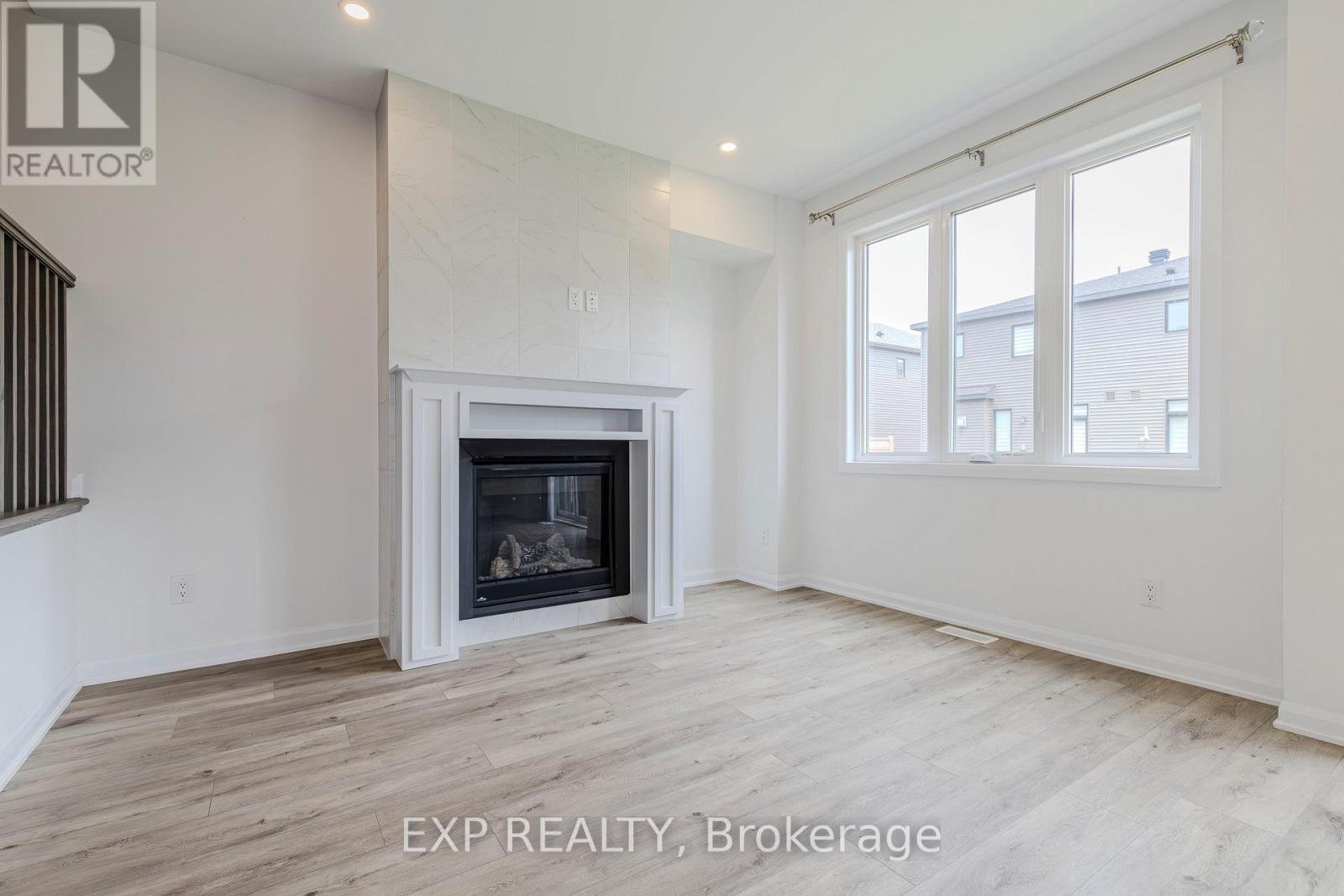 












727 CASHMERE TERRACE

,
Ottawa,




Ontario
K2J6Z6

