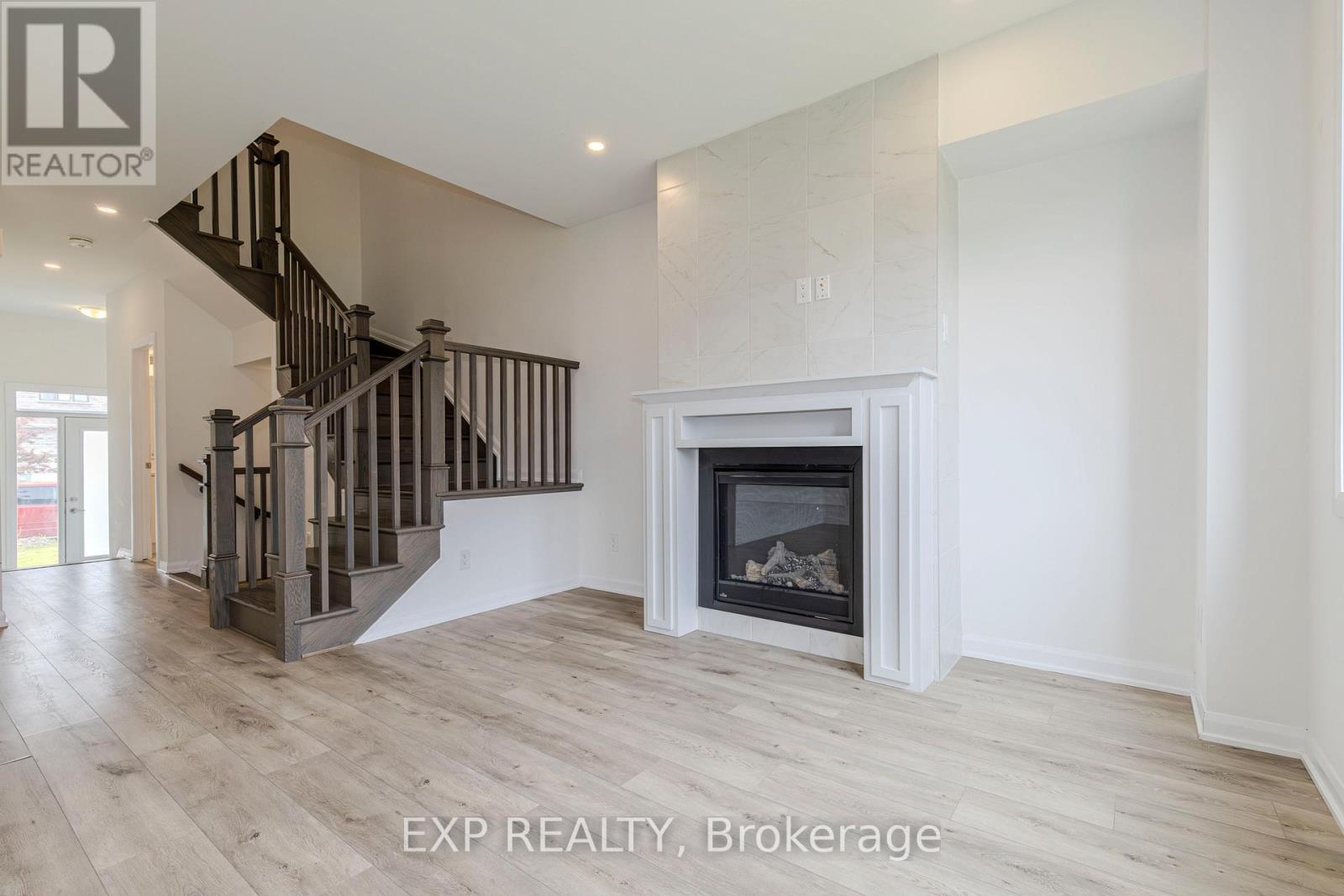 












727 CASHMERE TERRACE

,
Ottawa,




Ontario
K2J6Z6

