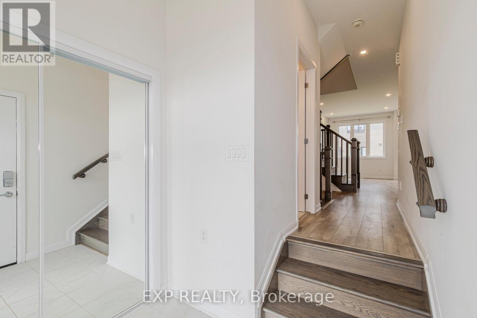












727 CASHMERE TERRACE

,
Ottawa,




Ontario
K2J6Z6

