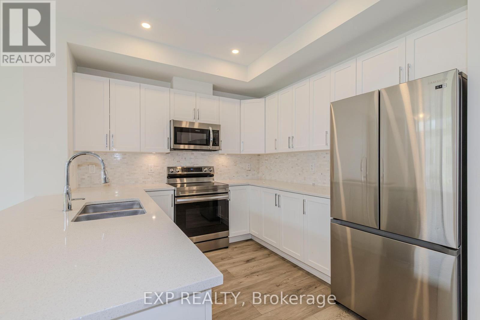 












727 CASHMERE TERRACE

,
Ottawa,




Ontario
K2J6Z6

