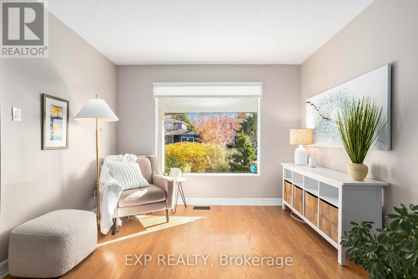 












733 SOUTHMORE DRIVE W

,
Ottawa,




Ontario
K1V7A2

