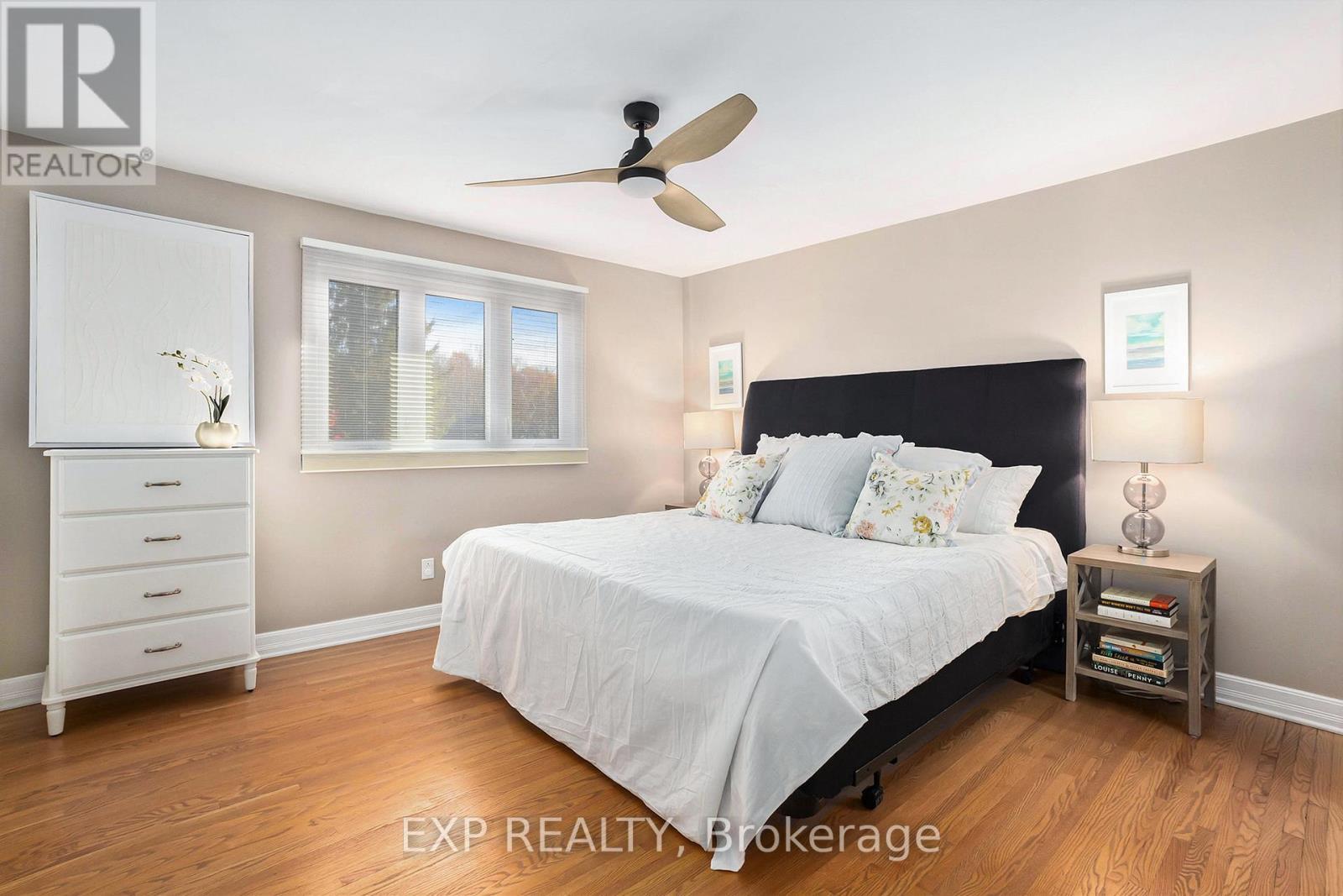 












733 SOUTHMORE DRIVE W

,
Ottawa,




Ontario
K1V7A2

