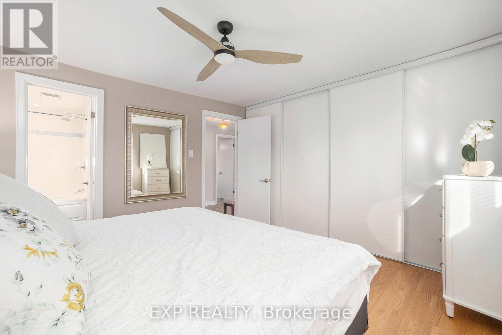 












733 SOUTHMORE DRIVE W

,
Ottawa,




Ontario
K1V7A2

