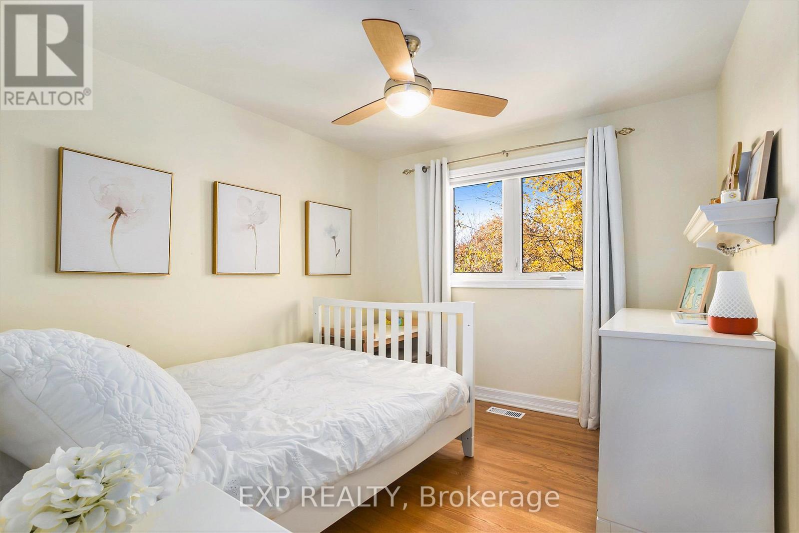 












733 SOUTHMORE DRIVE W

,
Ottawa,




Ontario
K1V7A2

