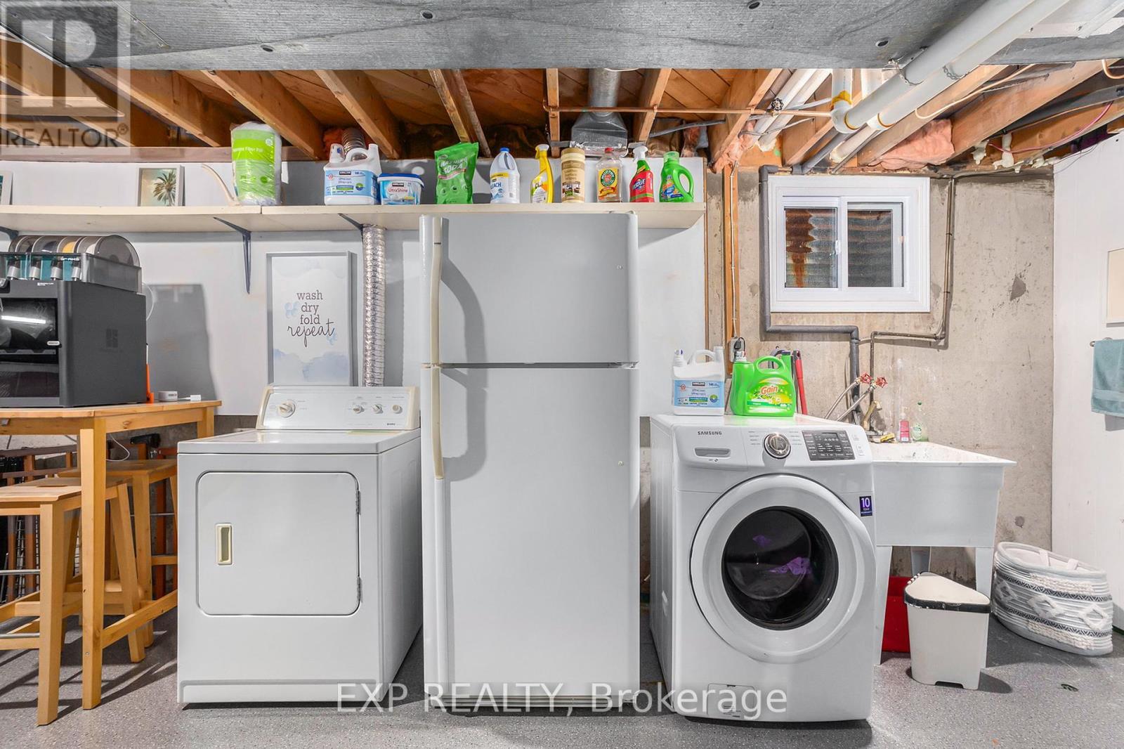 












733 SOUTHMORE DRIVE W

,
Ottawa,




Ontario
K1V7A2

