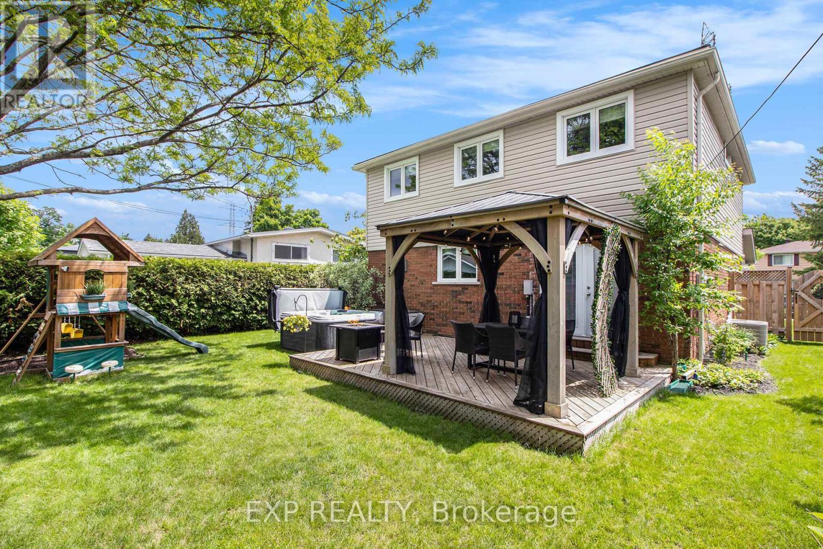 












733 SOUTHMORE DRIVE W

,
Ottawa,




Ontario
K1V7A2

