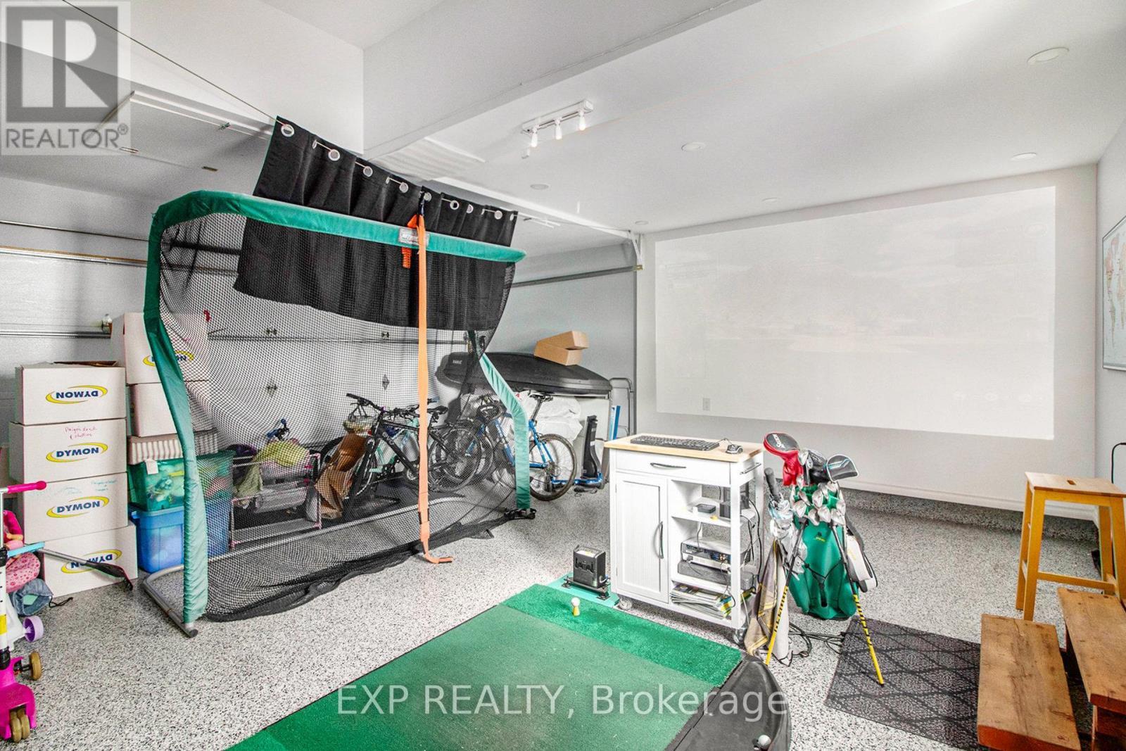 












733 SOUTHMORE DRIVE W

,
Ottawa,




Ontario
K1V7A2


