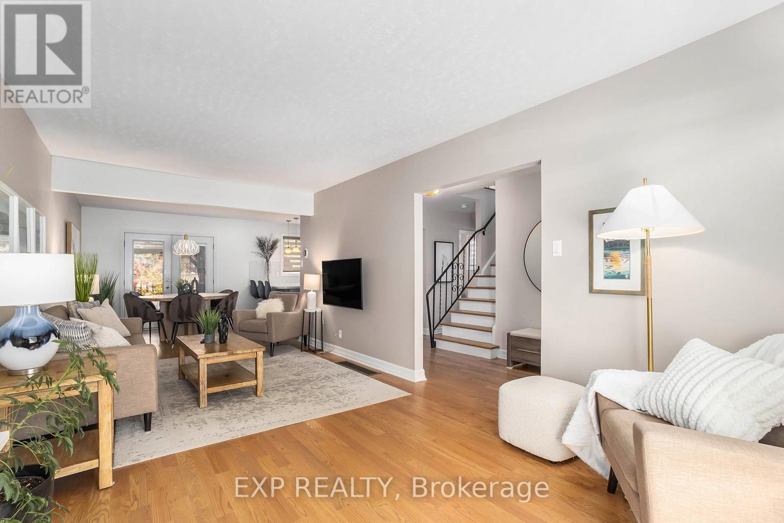 












733 SOUTHMORE DRIVE W

,
Ottawa,




Ontario
K1V7A2

