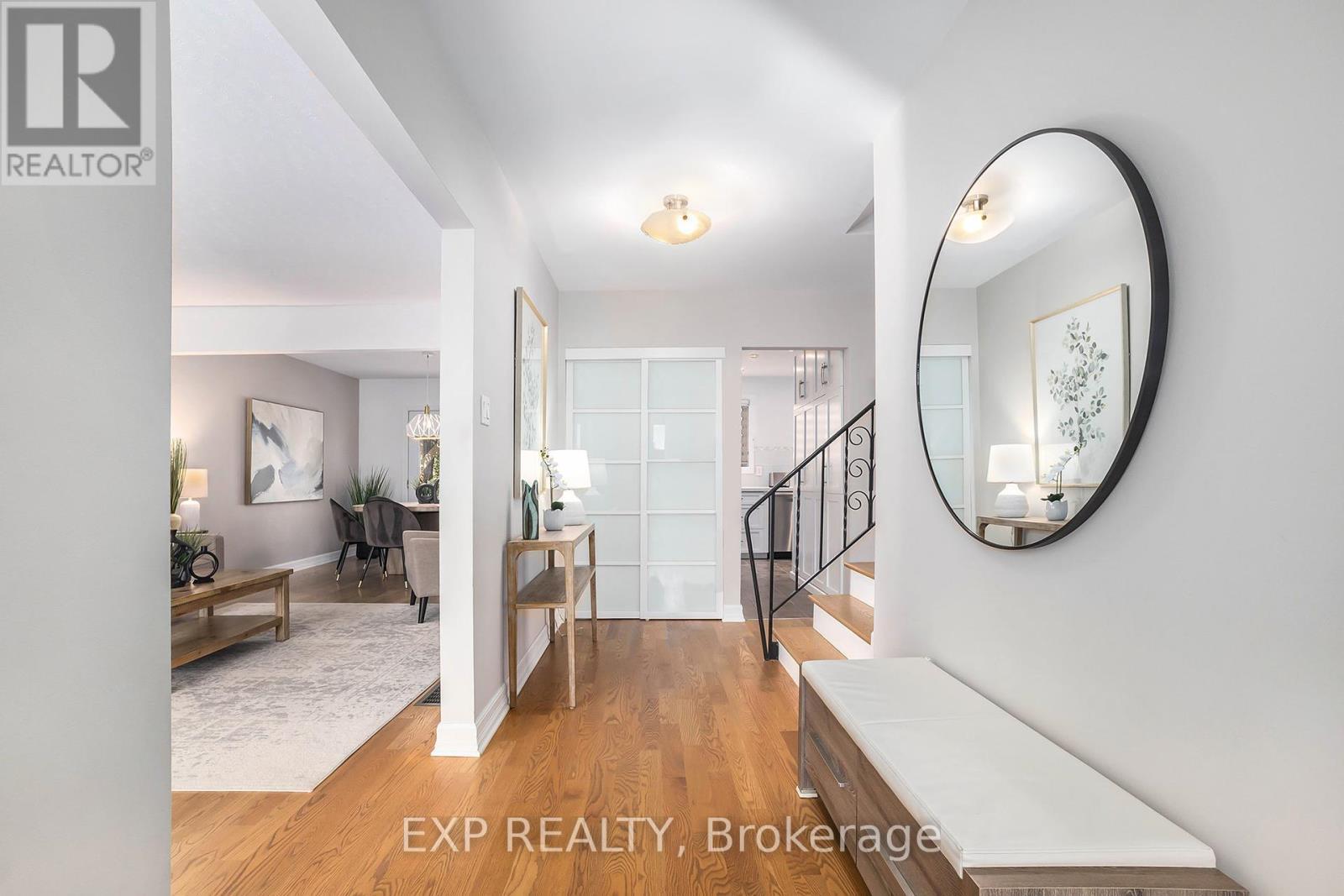 












733 SOUTHMORE DRIVE W

,
Ottawa,




Ontario
K1V7A2

