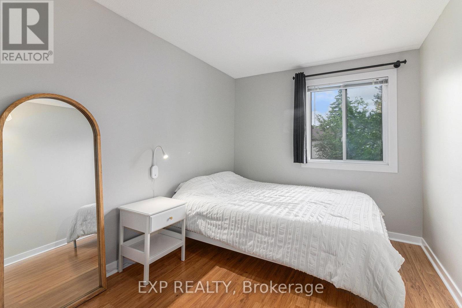 












7804 JEANNE D'ARC BOULEVARD

,
Ottawa,




Ontario
K1C2E9

