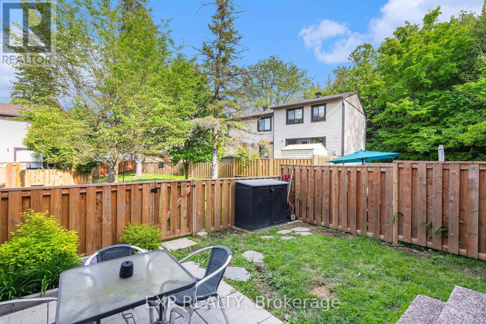 












7804 JEANNE D'ARC BOULEVARD

,
Ottawa,




Ontario
K1C2E9

