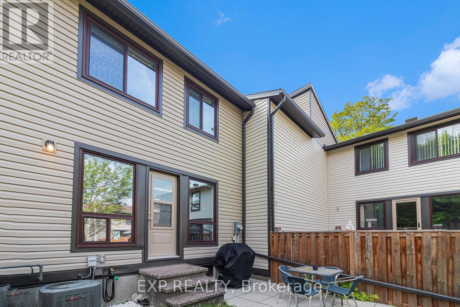 












7804 JEANNE D'ARC BOULEVARD

,
Ottawa,




Ontario
K1C2E9

