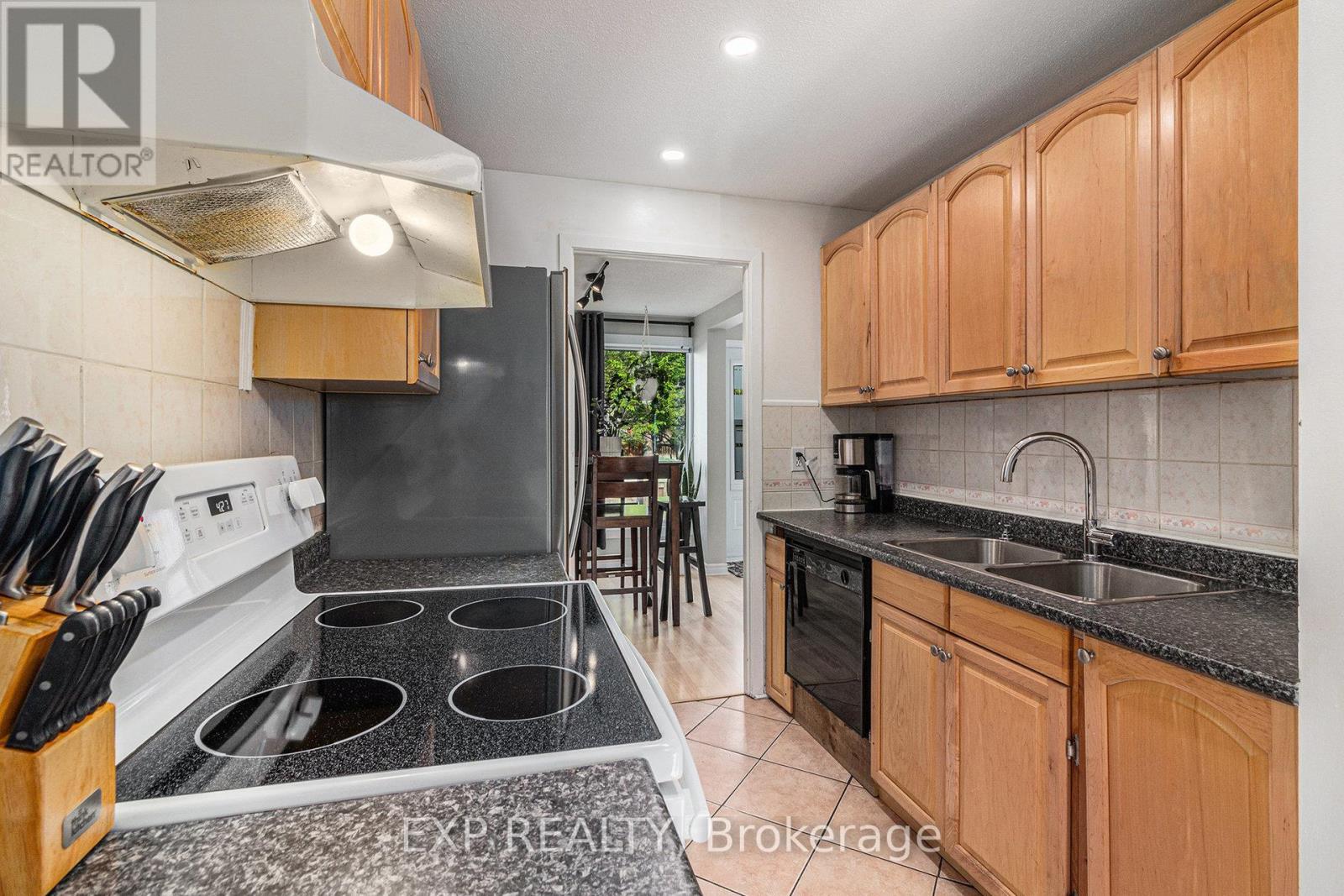 












7804 JEANNE D'ARC BOULEVARD

,
Ottawa,




Ontario
K1C2E9

