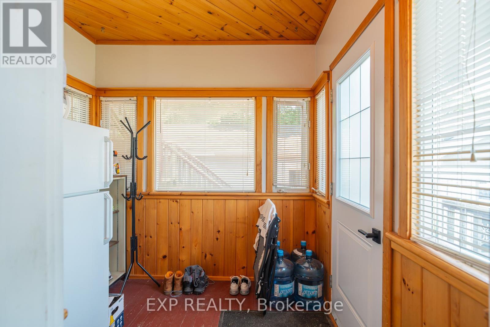 












12 ROSS AVENUE

,
Ottawa,




Ontario
K1Y0N3

