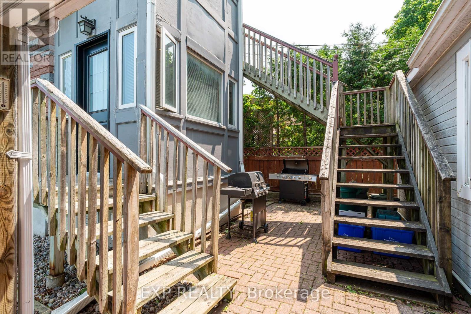 












12 ROSS AVENUE

,
Ottawa,




Ontario
K1Y0N3

