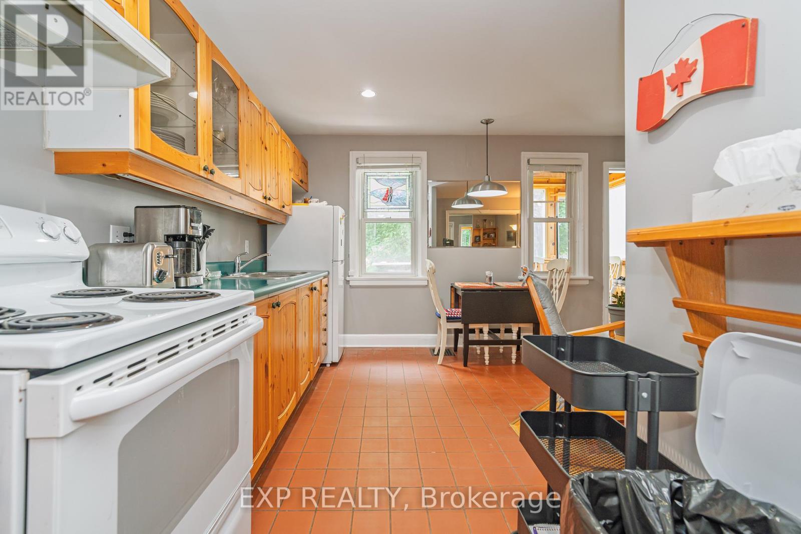 












12 ROSS AVENUE

,
Ottawa,




Ontario
K1Y0N3

