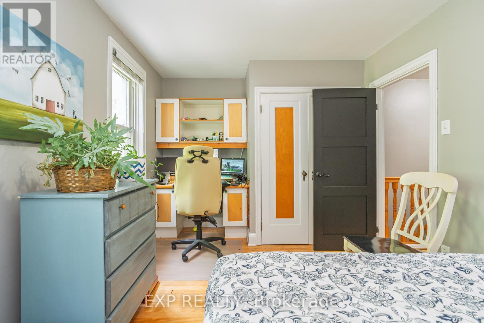 












12 ROSS AVENUE

,
Ottawa,




Ontario
K1Y0N3

