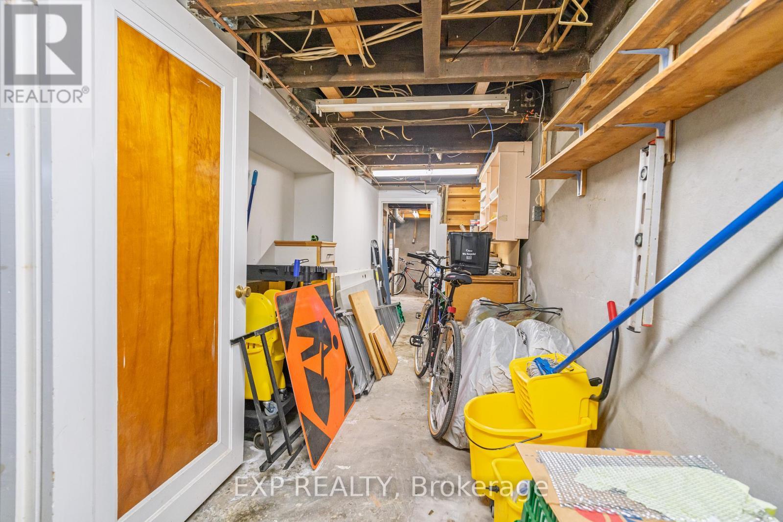 












12 ROSS AVENUE

,
Ottawa,




Ontario
K1Y0N3


